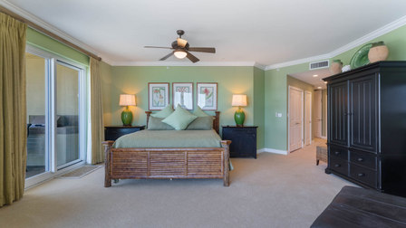 Master Bedroom offers Sumptous King Bed